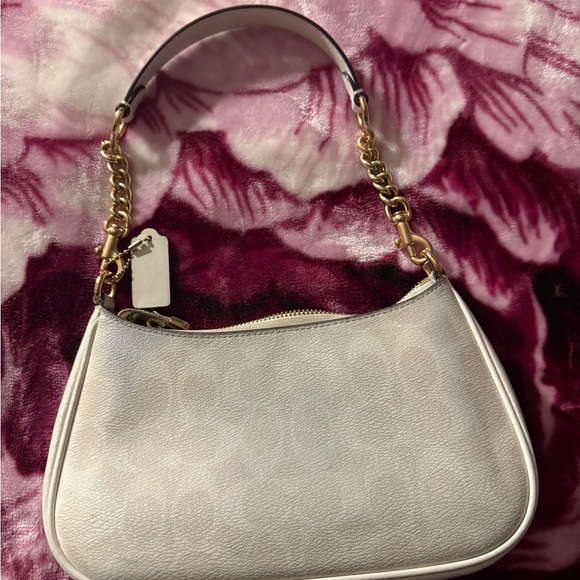 Coach Teri Shoulder Bag - Picture 2 of 9